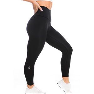 SOLD The Alainah III Sleek Legging: 23"